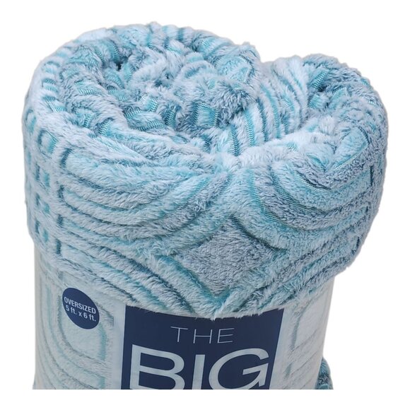 The Big One Supersoft Plush Throw 5' x 6' Line Carve Pattern Oversized Cozy Soft - Picture 4 of 10
